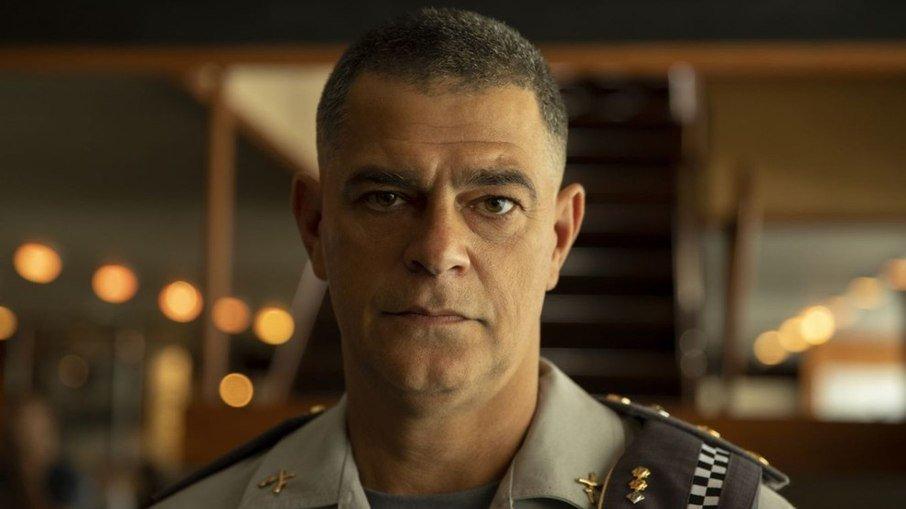 Eduardo Moscovis tem alta e passa Dia dos Pais em casa com as filhas