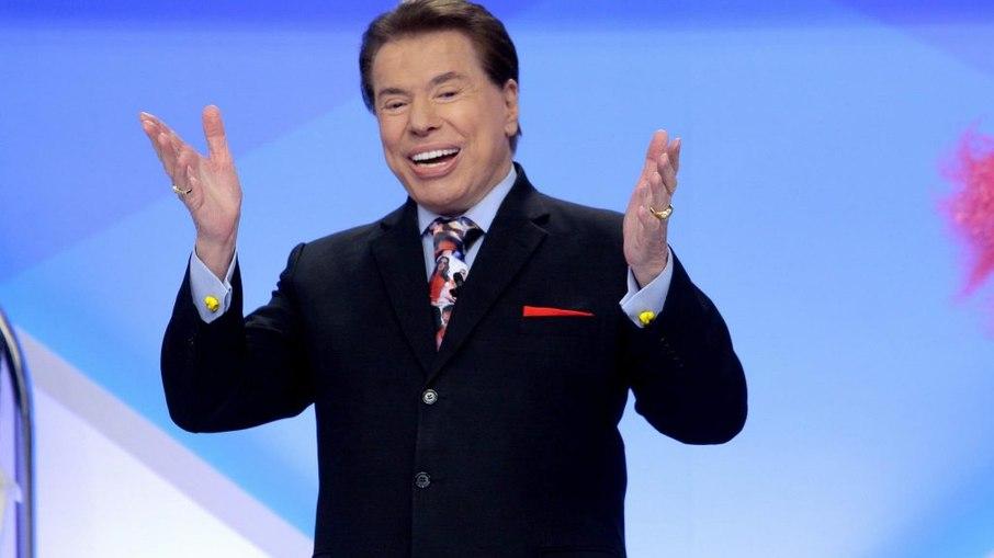 Famosos torcem por recuperação de Silvio Santos, internado com Covid-19