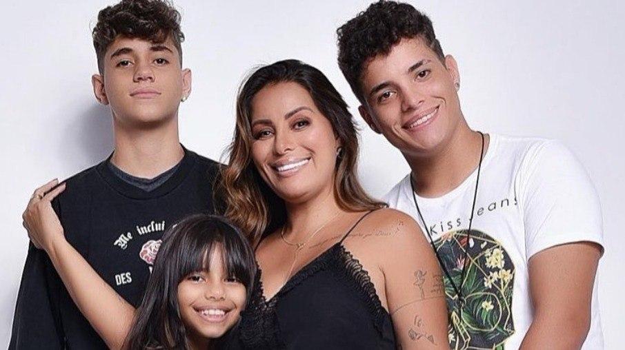 Filho de Walkyria Santos desabafa sobre morte do irmão: 