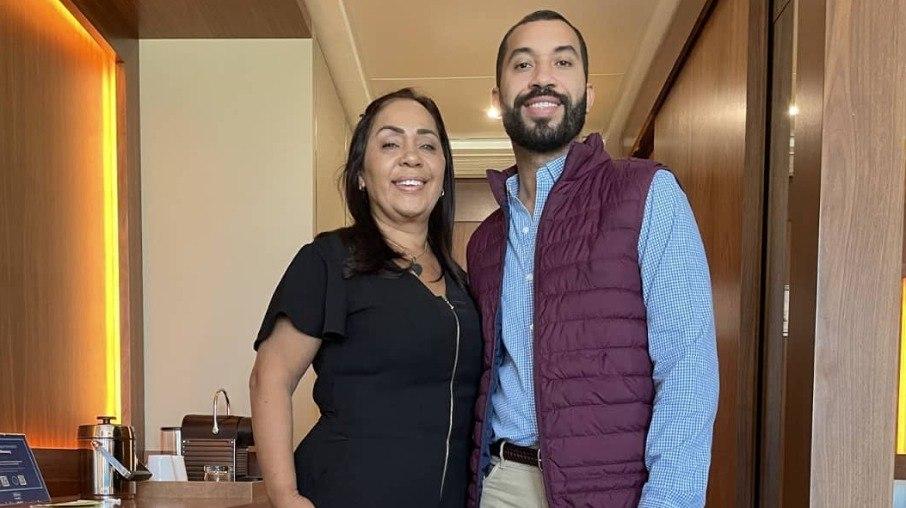 Gil do Vigor homenageia sua mãe no Dia dos Pais: 