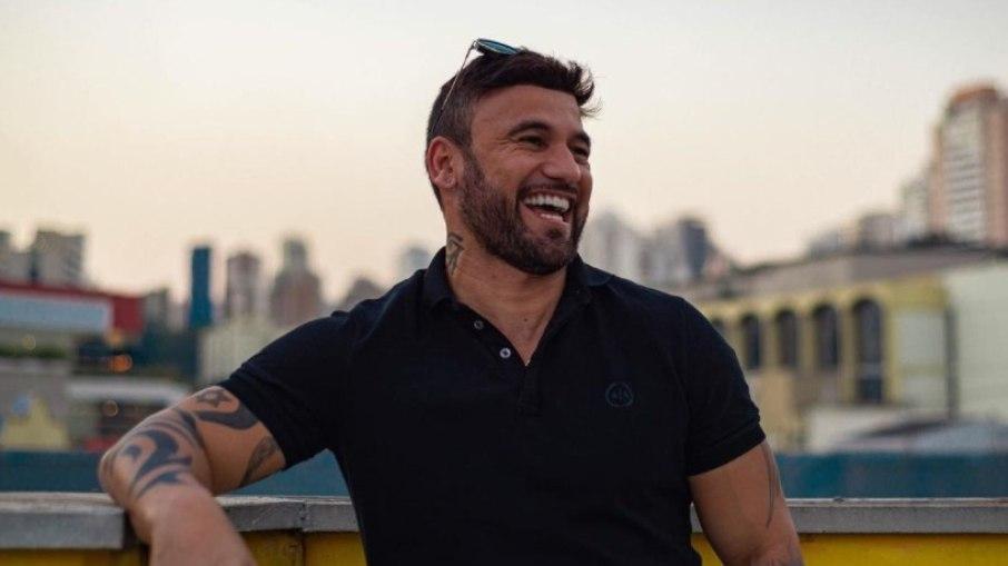 Hadson Nery vira piada ao dizer que é 