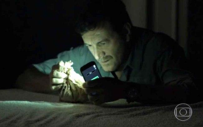 'Império': José Alfredo droga Cora, nega sexo e descobre localização de diamante