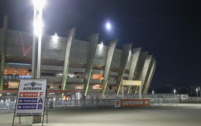 Manu Gavassi tinge cabelo de ruivo: 