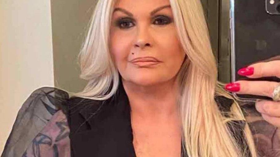 Monique Evans diz que sente falta de ir à praia 