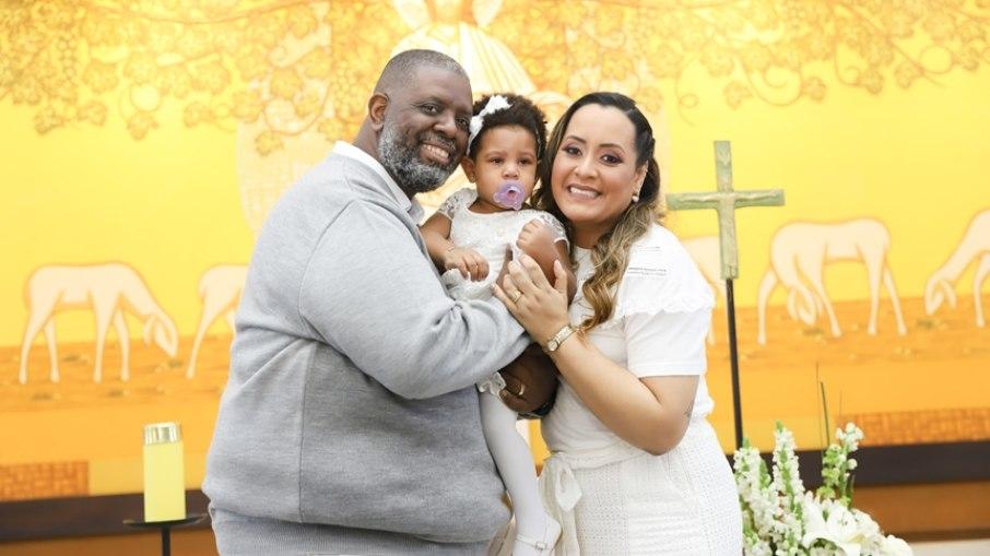 Péricles celebra o batismo de Maria Helena: 