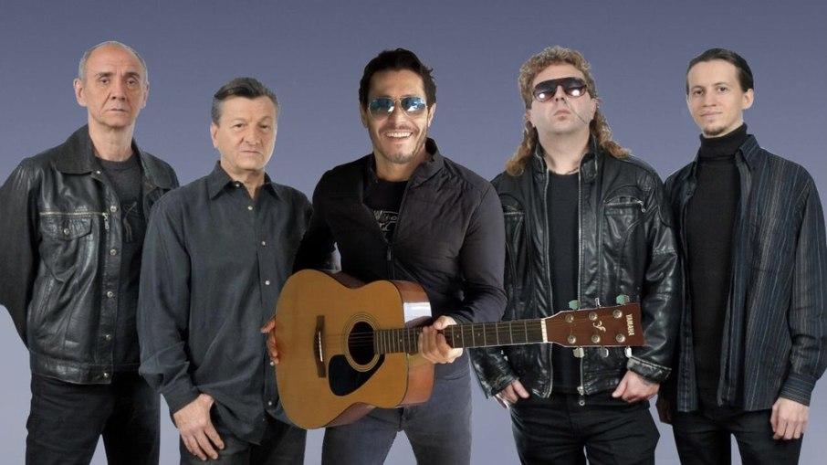 Rádio Táxi, da pequena Eva, anuncia novo vocalista e turnê com o Placa Luminosa