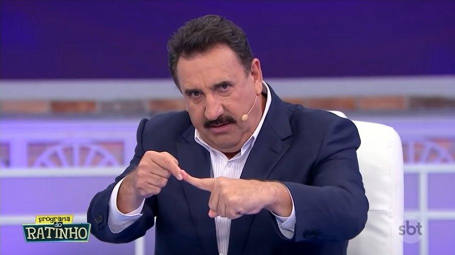 Ratinho sai em defesa de Sérgio Reis após artistas desistirem de seu disco