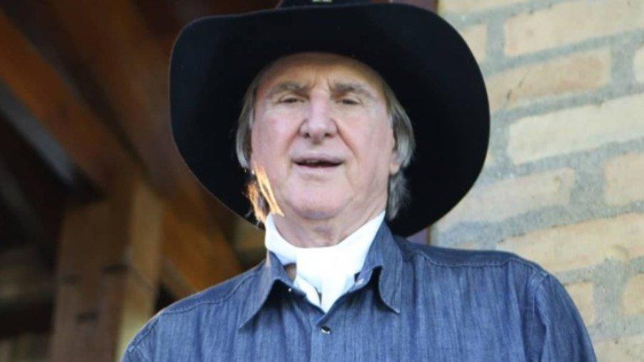 Sérgio Reis e deputado bolsonarista são alvos de operação da PF