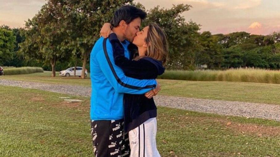 Uau! Patricia Abravanel e marido Fábio Faria recebem presente de luxo