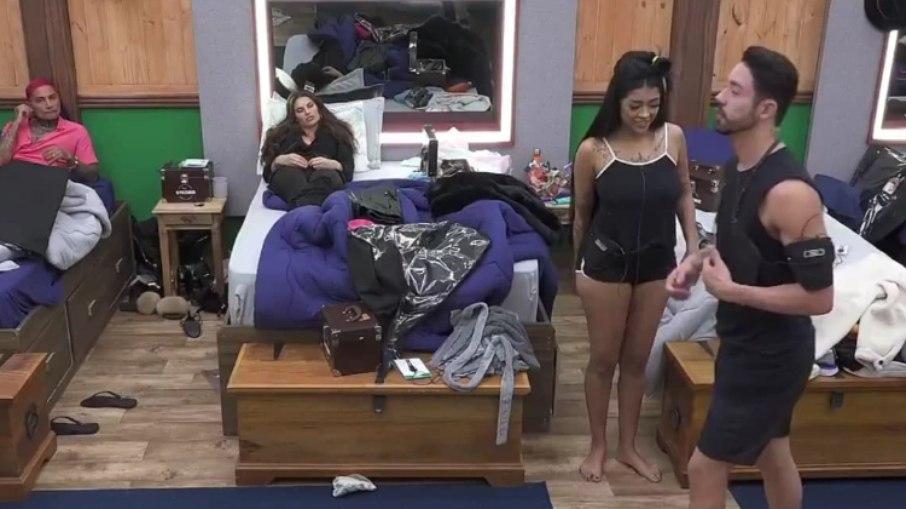 'A Fazenda 13': Medrado critica Rico após reclamar de figurino da festa