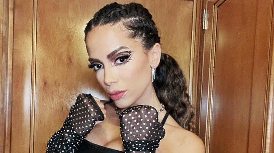 Anitta sobre Bolsonaro: 