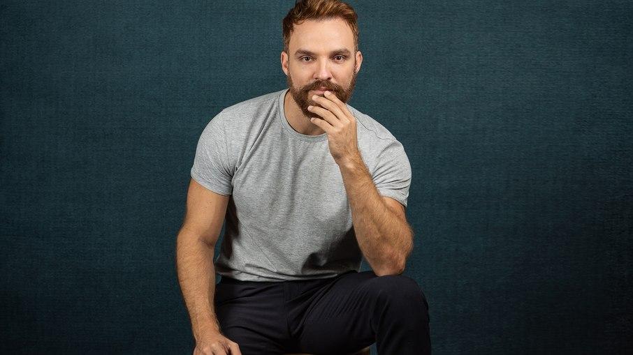 Ator da Globo, Alex Morenno fala sobre sua investida no mundo da moda; confira!