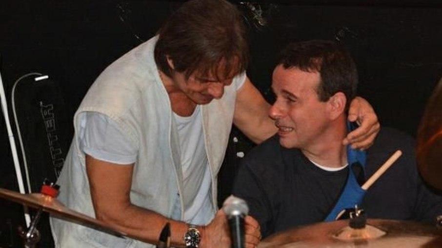 Conheça a música que Roberto Carlos escreveu em homenagem a seu filho Dudu Braga