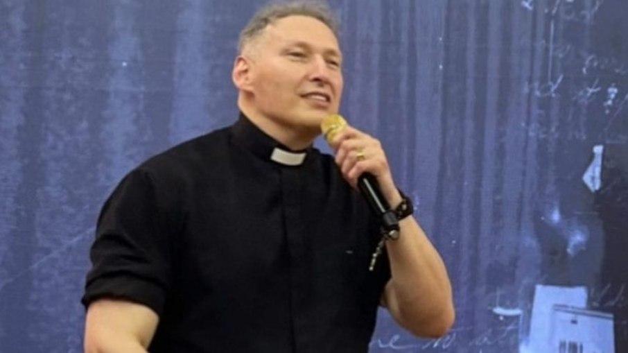 Criminosos se passam por Padre Marcelo Rossi para dar golpe em famosos