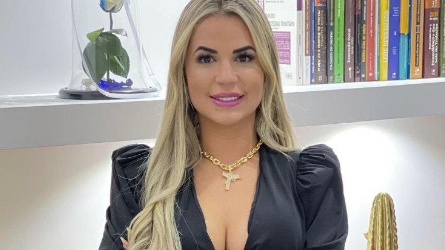 Deolane Bezerra recupera conta no Instagram após uma semana banida