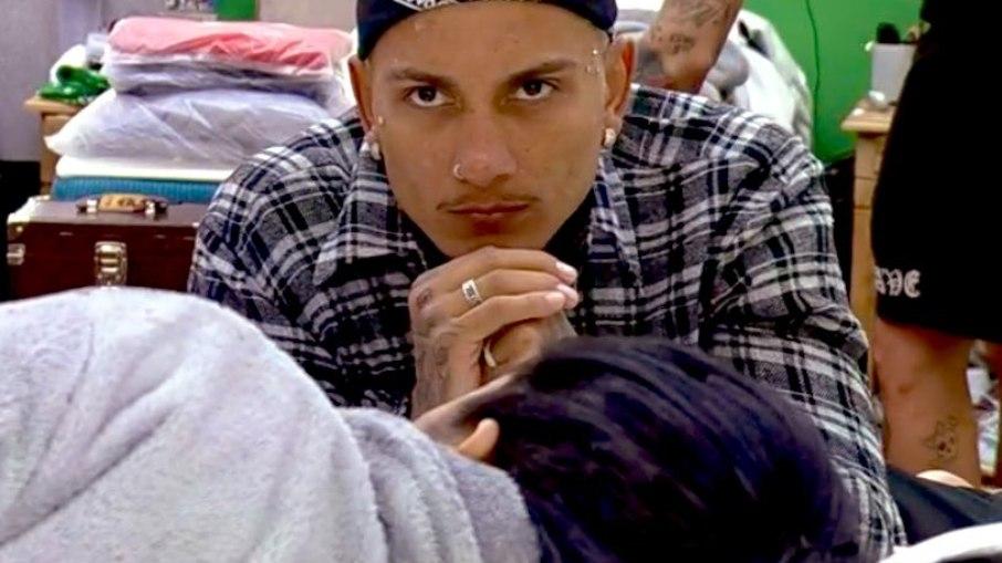 Dynho Alves diz ter visto Dayane vestindo short ao levantar da cama de Nego