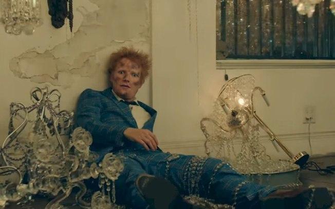Ed Sheeran traz referência visual de Elton John no clipe de 