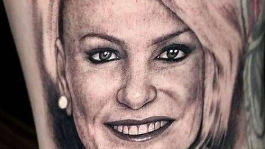 Fã tatua Ana Maria Braga, que fica surpresa: 