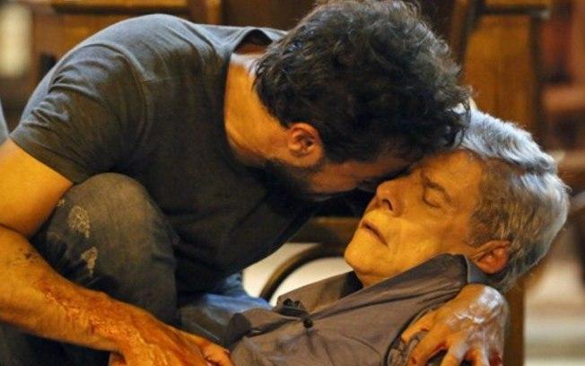 'Império': briga de Cláudio com Felipe vira pauta para Téo Pereira