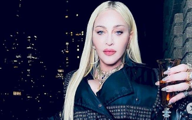 Madonna grava vídeo sensual durante treino físico