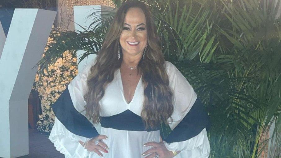 Mãe de Neymar inicia tratamento para rejuvenescimento corporal