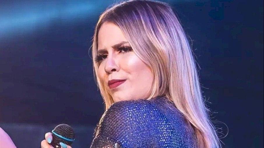 Marília Mendonça apoia noitadas de Maiara com Anitta