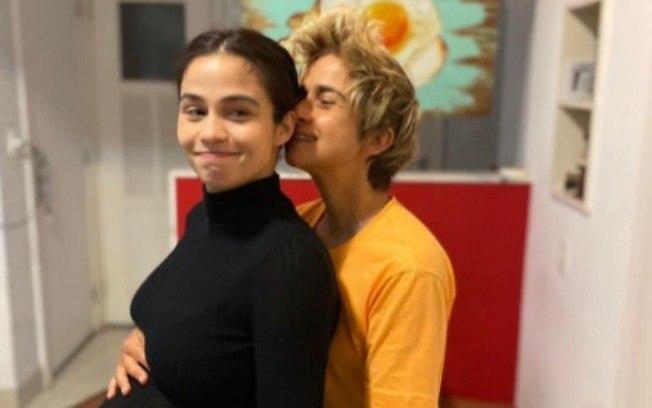 Nanda Costa se declara para Lan Lanh em dia de aniversário: 