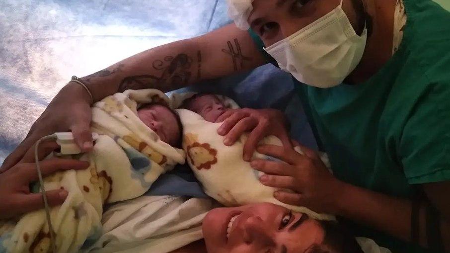 Nascem filhas gêmeas de Raquel Pacheco, a Bruna Surfistinha