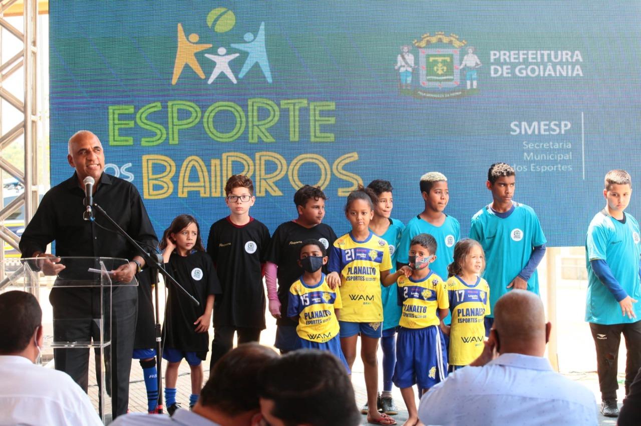 Prefeitura lança programa “Esporte nos Bairros” com 17 modalidades