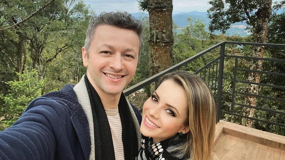 Sandy celebra aniversário de casamento com Lucas Lima: 