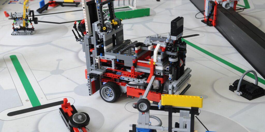 Sesi lança nova temporada de competições de robótica