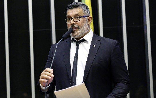 Alexandre Frota se revolta com soltura de DJ Ivis: 