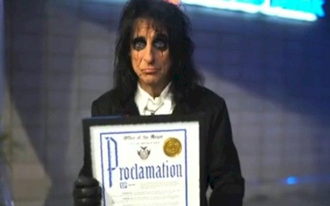 Alice Cooper é homenageado em Milwaukee pelo prefeito da cidade