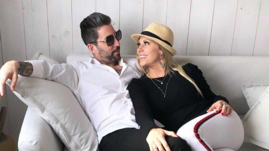 Antonela Avellaneda tenta reatar relacionamento com o ex-marido