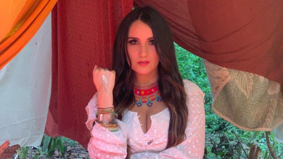 Dulce María volta à suas origens com o álbum solo e independente 'Origen'