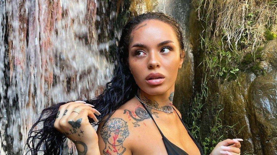 Emani 22, cantora sensação do R&B, morre aos 22 anos