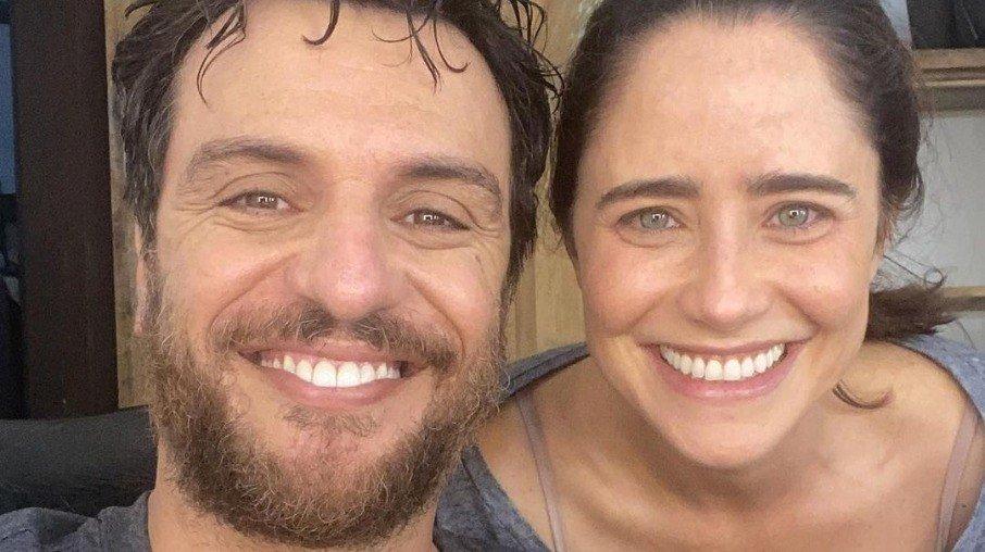 Fernanda Vasconcellos compartilha foto com Rodrigo Lombardi: 
