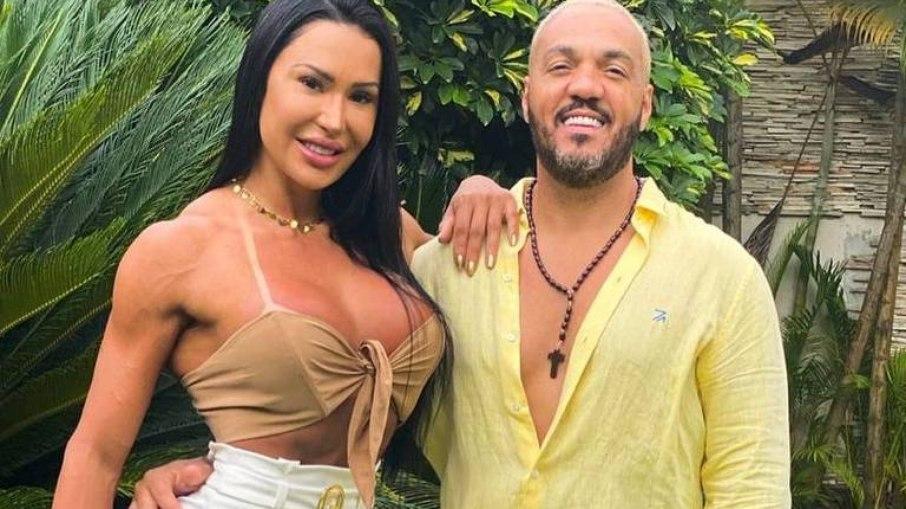 Gracyanne Barbosa mostra tatuagem íntima com nome de Belo