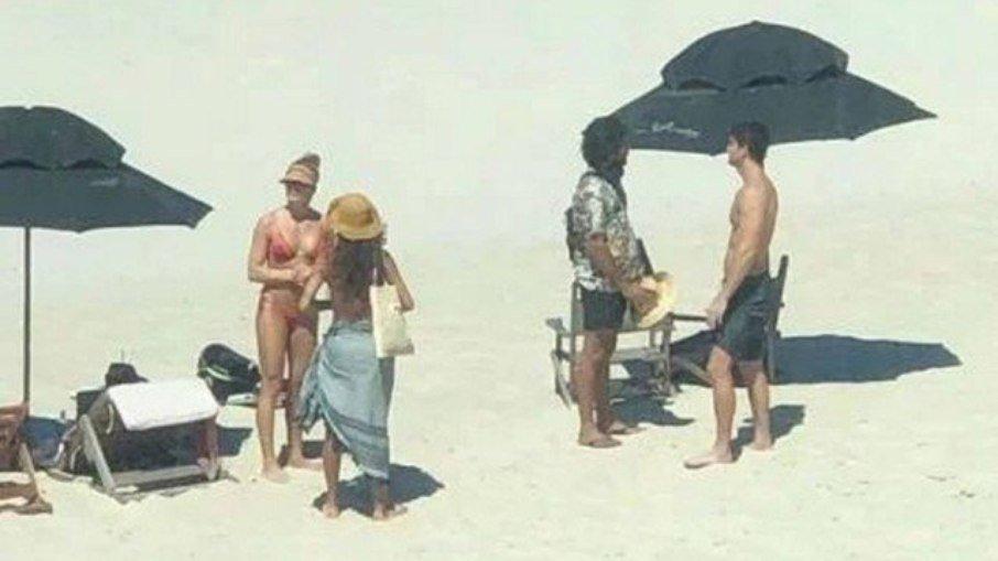 Grazi Massafera é flagrada com novo affair em praia de Fortaleza