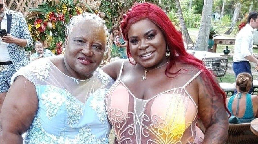 Jojo Todynho homenageia avó por aniversário de 77 anos: 