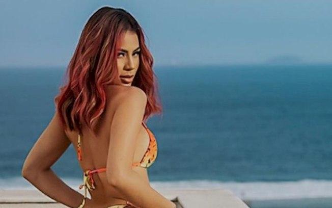 Lexa exibe o bumbum no Instagram e fãs elogiam a cantora