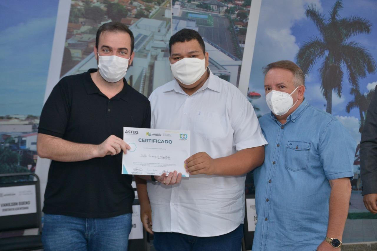 Prefeitura de Aparecida forma primeiros alunos dos cursos do Espaço do Trabalhador