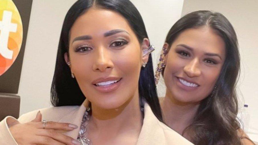 Simone revela que sente ciúmes das roupas ousadas de Simaria: 