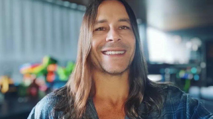 Theo Becker dá conselho a atores da Globo: 