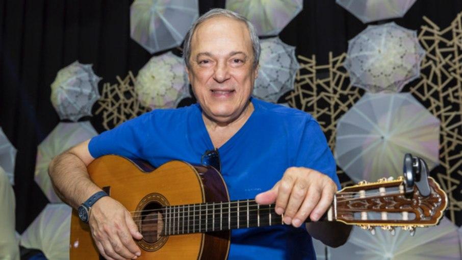 Toquinho posta foto de neto e leva invertida de ex-nora: 