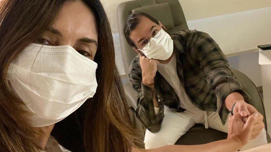 Túlio posa com Fátima Bernardes antes da cirurgia: 