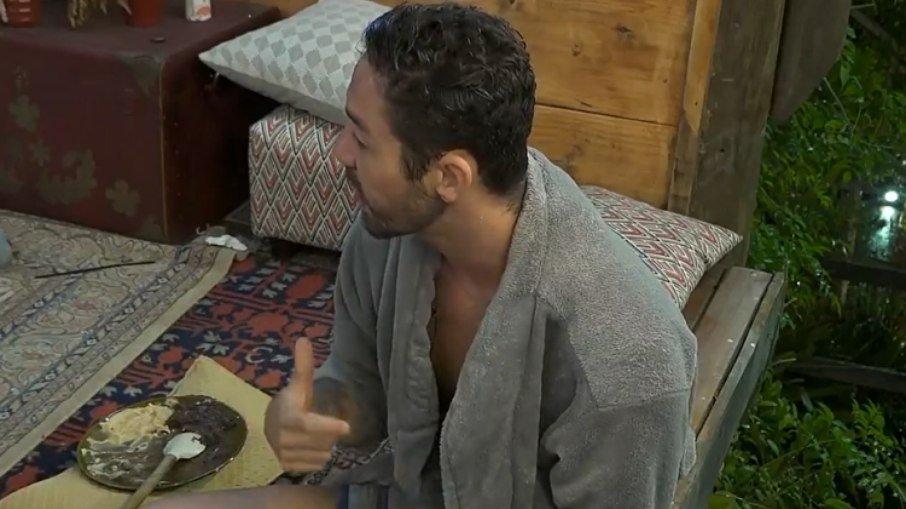 'A Fazenda 13': Rico Melquiades critica peões por deixarem Dayane Mello sozinha