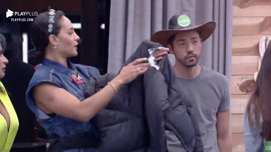'A Fazenda': Aline e Bil finalmente contam a Rico que Day destruiu jaqueta