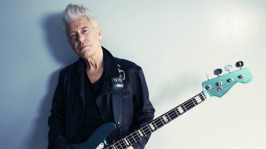 Baixista do U2 critica governo Bolsonaro: 