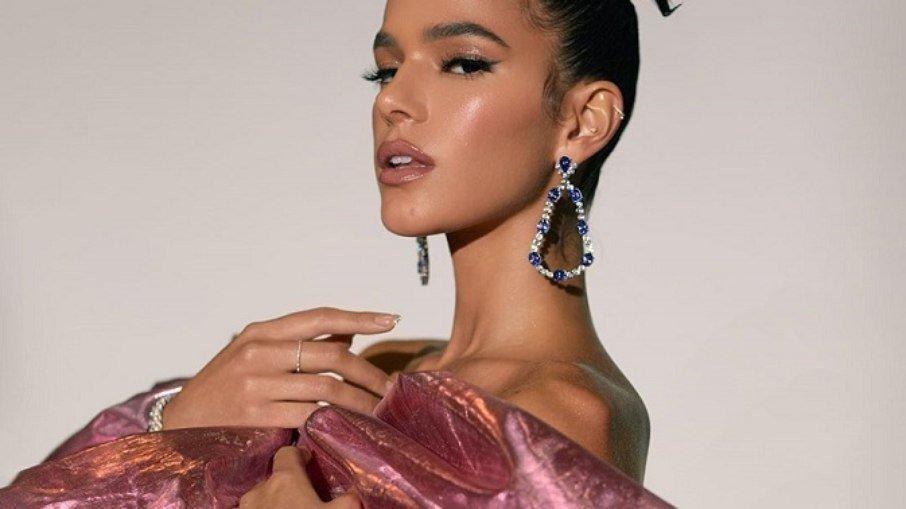 Bruna Marquezine lembra apoio de Adriana Esteves e fala sobre ansiedade